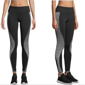 Alo‎ Airbrush Wave Stripe Mid Rise Legging / Black / SZ S